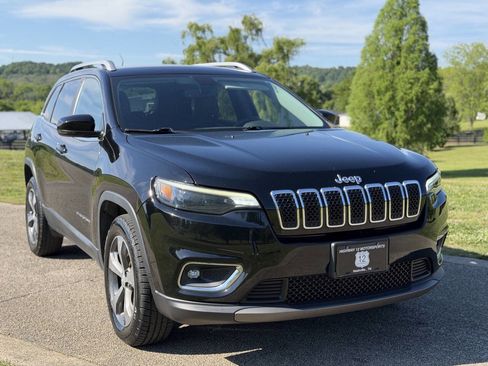 Used 2019 Jeep Cherokee Limited AWD/4WD image 7