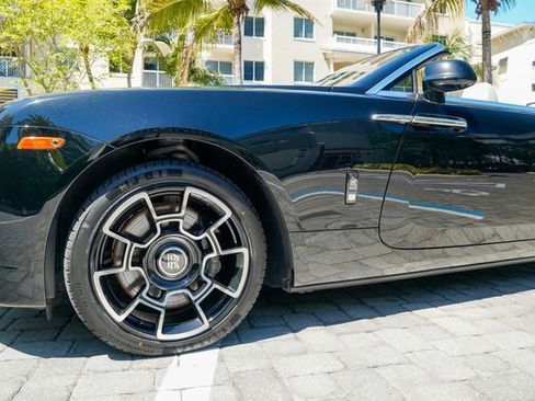 Used 2018 Rolls-Royce Dawn image 11