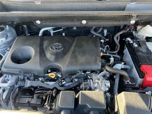 Used 2025 Toyota RAV4 XLE image 32