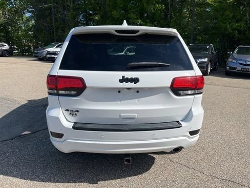 Used 2017 Jeep Grand Cherokee Altitude AWD/4WD image 4