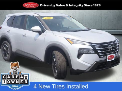 Used 2025 Nissan Rogue SV AWD/4WD image 1