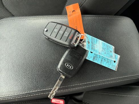 Used 2019 Kia Optima LX image 38