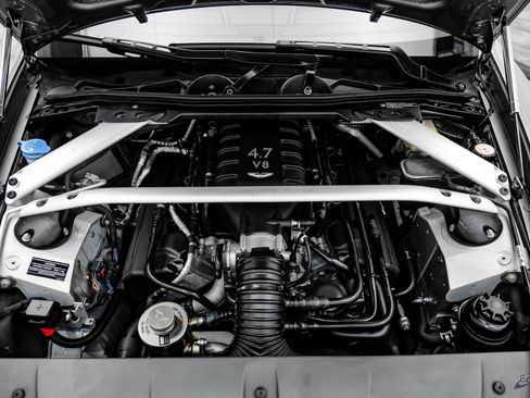 Used 2014 Aston Martin V8 Vantage S RWD image 4