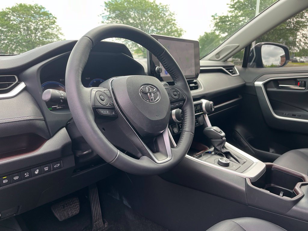 Used 2025 Toyota RAV4 Limited w/ Advanced Technology Package AWD/4WD image 16