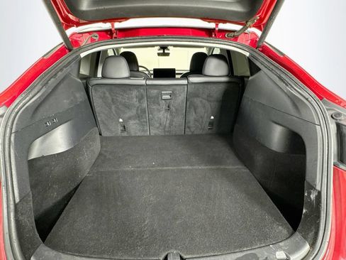 Used 2022 Tesla Model Y Long Range AWD/4WD image 32