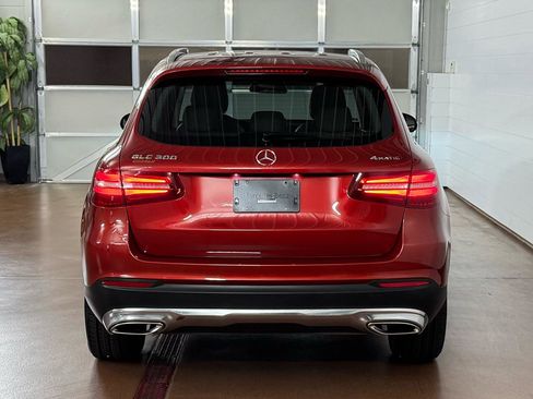 Used 2018 Mercedes-Benz GLC 300 4MATIC image 4