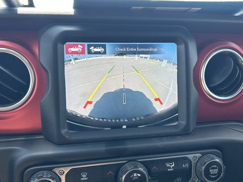 Used 2021 Jeep Wrangler Unlimited Rubicon AWD/4WD image 24