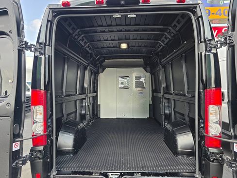Used 2024 RAM ProMaster 3500 w/ Convenience Group FWD image 11