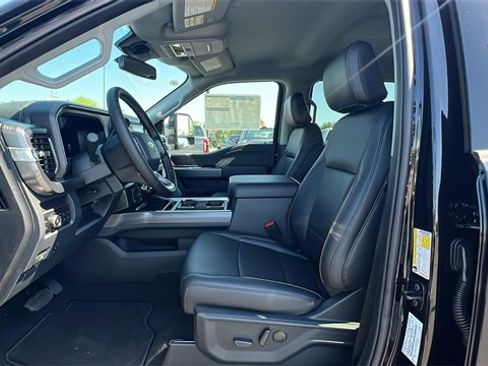 New 2025 Ford F250 Lariat w/ FX4 Off-Road Package image 33