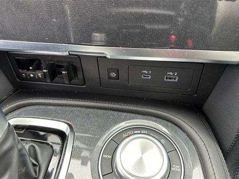 Used 2024 Nissan Armada SV image 40