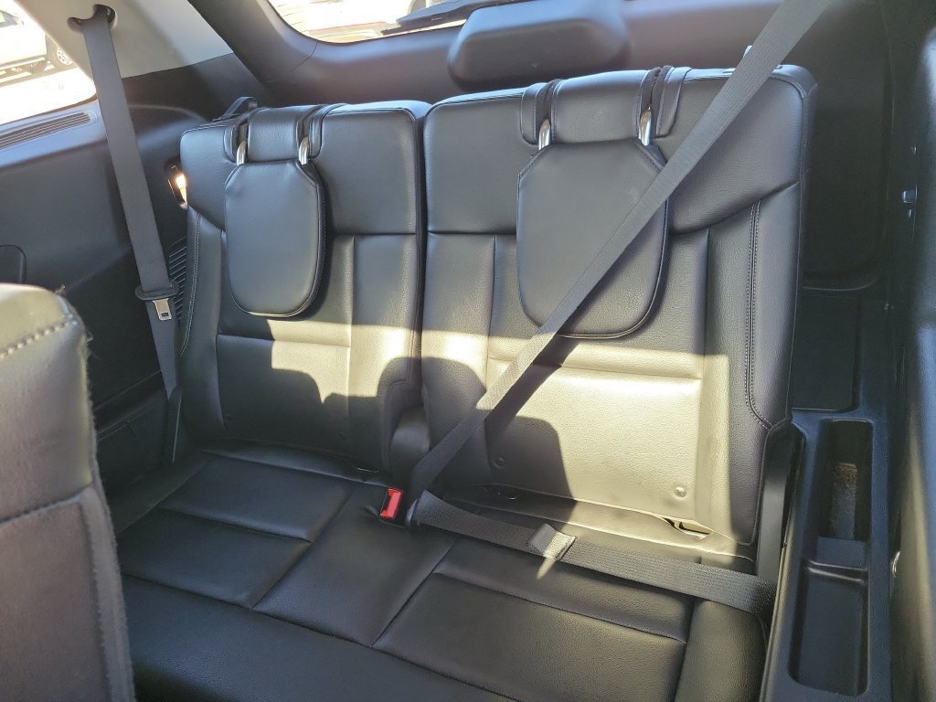 Used 2020 Ford Explorer XLT w/ Equipment Group 202A AWD/4WD image 12