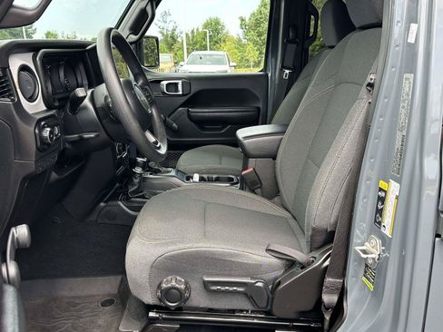 Used 2024 Jeep Wrangler Unlimited Sport AWD/4WD image 4