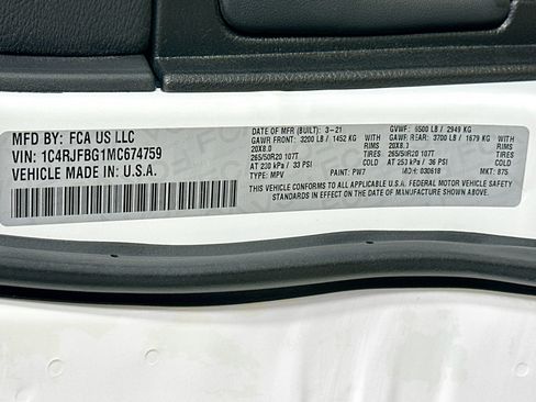 Certified 2021 Jeep Grand Cherokee Limited w/ Luxury Group II AWD/4WD image 41