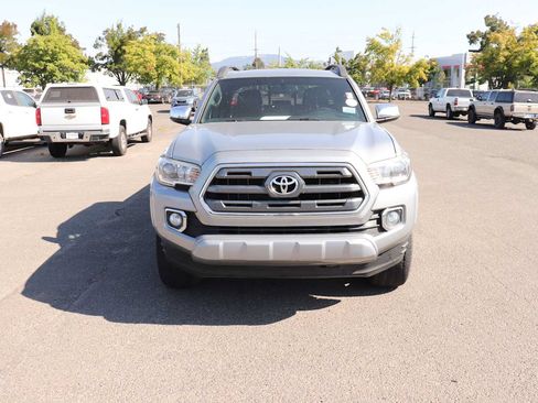 Used 2016 Toyota Tacoma Limited w/ Towing Package AWD/4WD image 2