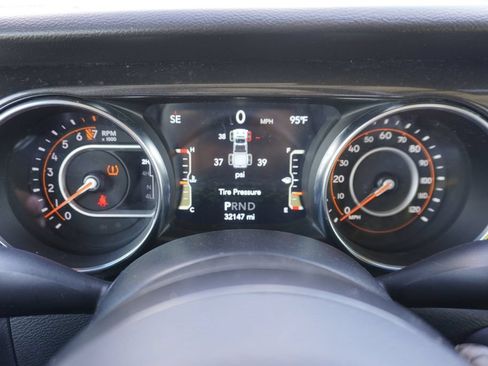 Used 2022 Jeep Gladiator Sport AWD/4WD image 11