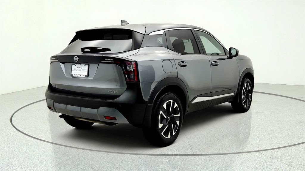 Used 2025 Nissan Kicks SV AWD/4WD image 5