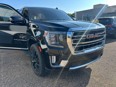 Used 2023 GMC Yukon SLT RWD image 1