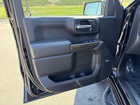 Used 2021 Chevrolet Silverado 1500 LT Trail Boss w/ Convenience Package II image 14