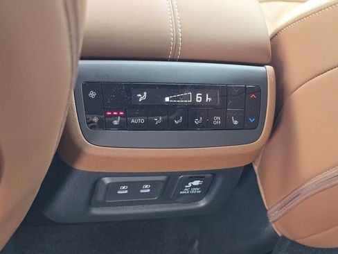New 2026 Nissan Pathfinder Platinum AWD/4WD image 12