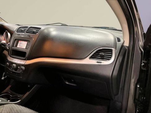 Used 2020 Dodge Journey SE w/ SE Popular Equipment Group image 24