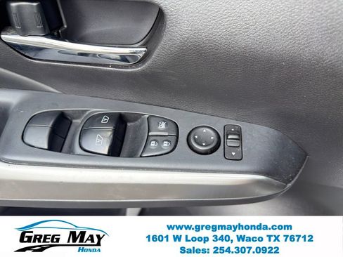 Used 2019 Nissan Kicks SR w/ SR Premium Package FWD image 20