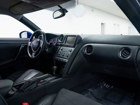 Used 2014 Nissan GT-R Premium AWD/4WD image 21