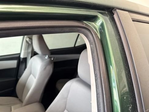 Used 2014 Toyota Corolla LE FWD image 18