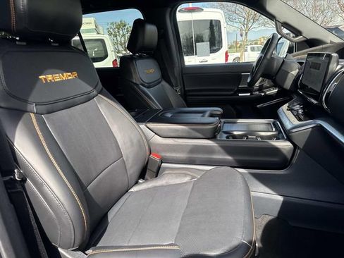 Used 2025 Ford Expedition Tremor image 34
