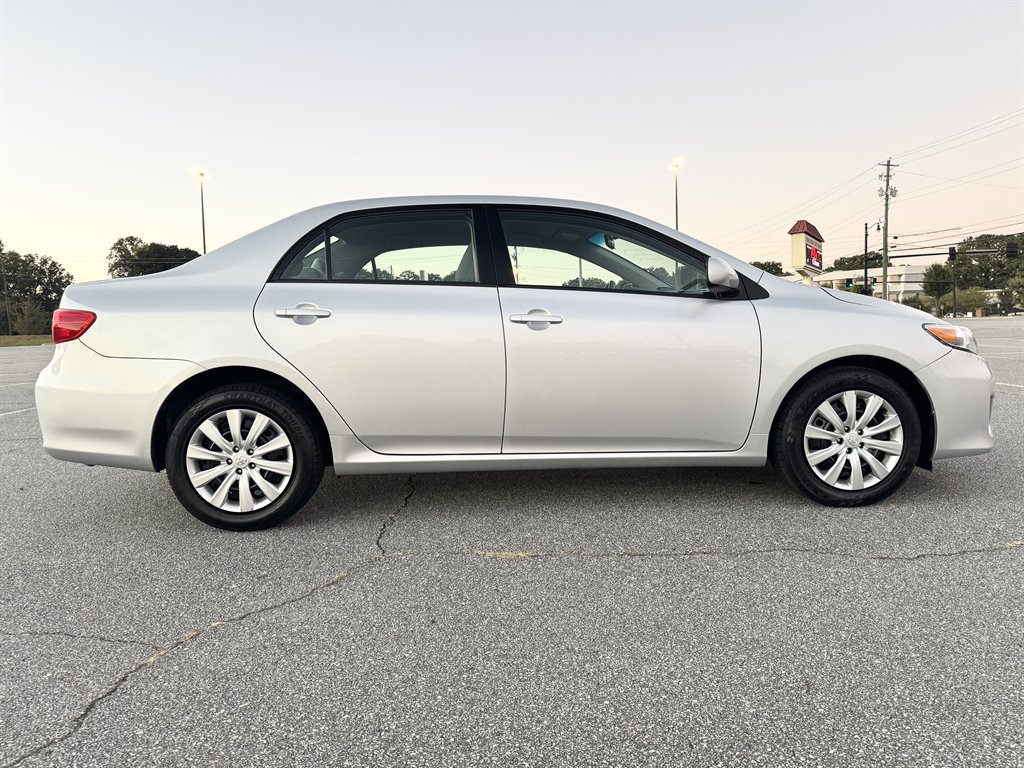 Used 2012 Toyota Corolla LE FWD image 10