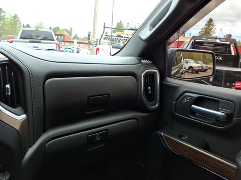 Used 2022 Chevrolet Silverado 1500 High Country w/ Safety Package II AWD/4WD image 18