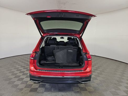 Used 2022 Volkswagen Tiguan SE image 11