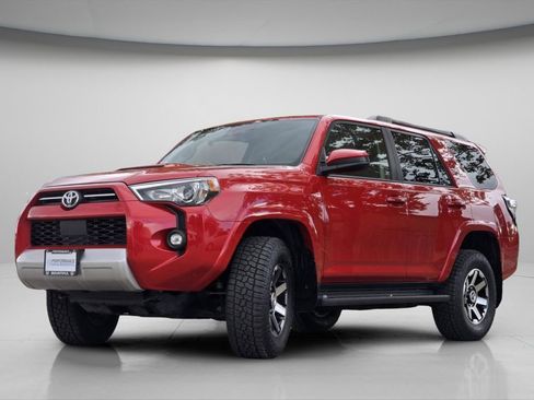 Used 2024 Toyota 4Runner TRD Off-Road image 3