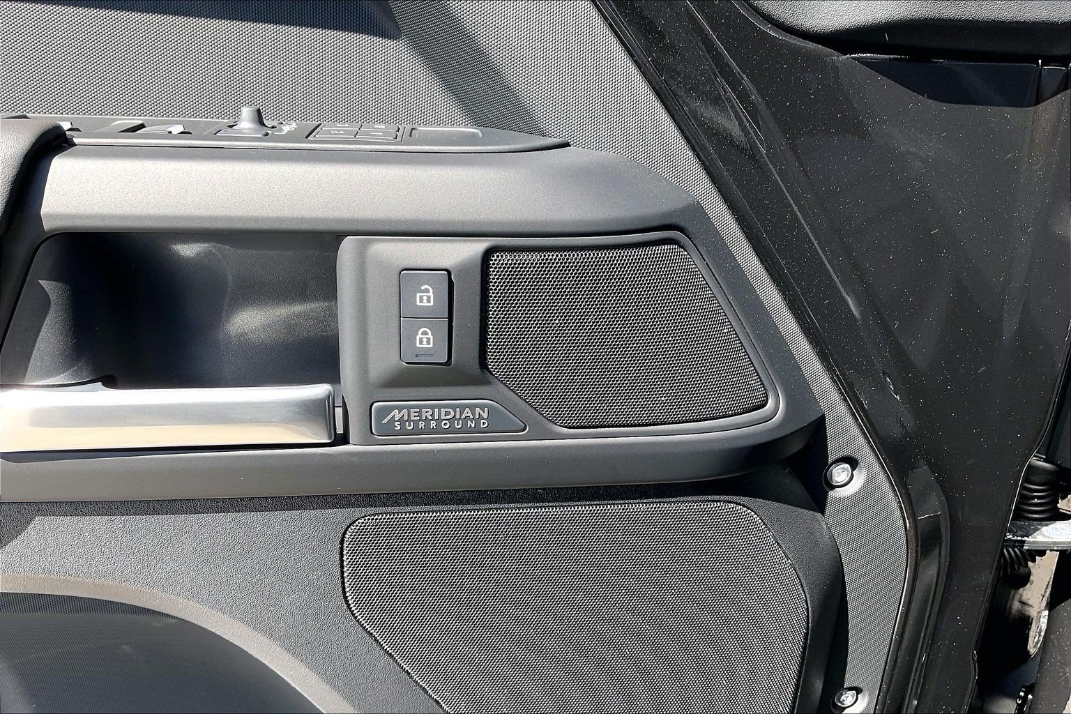New 2026 Land Rover Defender 130 X-Dynamic SE AWD/4WD image 26
