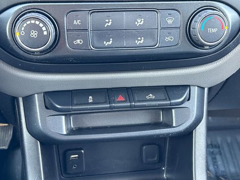 Used 2018 Chevrolet Colorado W/T image 22