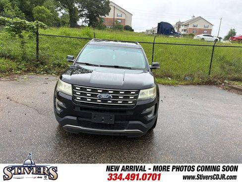 Used 2016 Ford Explorer XLT w/ Equipment Group 202A FWD image 2