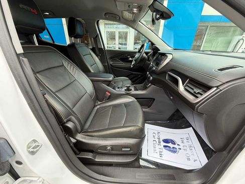 Used 2023 GMC Terrain AT4 image 40
