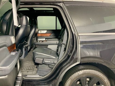 Used 2024 Lincoln Navigator Reserve image 30