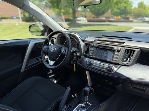 Used 2013 Toyota RAV4 XLE FWD image 12