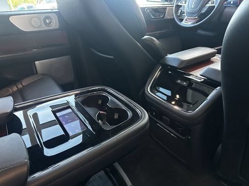 Certified 2024 Lincoln Navigator Reserve AWD/4WD image 39