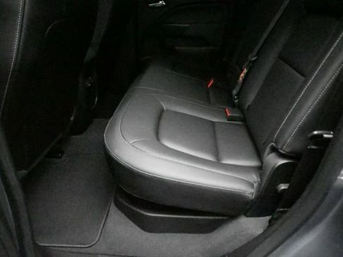 Used 2022 Chevrolet Colorado Z71 AWD/4WD image 27