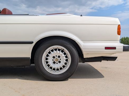 Used 1987 BMW 325i Convertible RWD image 34