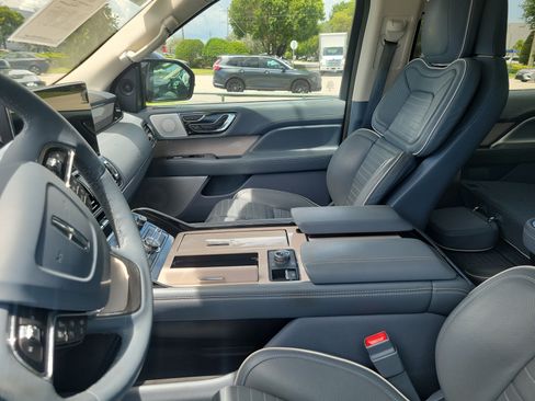 Certified 2022 Lincoln Navigator L Black Label AWD/4WD image 13
