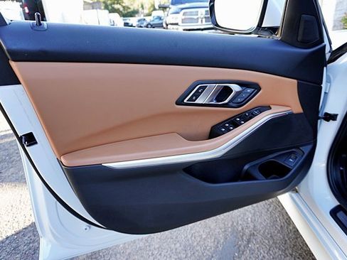 Used 2022 BMW 330i Sedan w/ Driving Assistance Package image 23