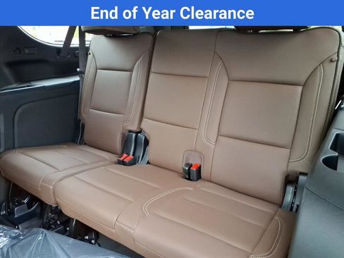 New 2025 Chevrolet Suburban High Country image 28