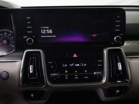 Used 2022 Kia Sorento S FWD image 24