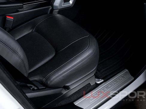 Used 2019 Land Rover Range Rover HSE image 55