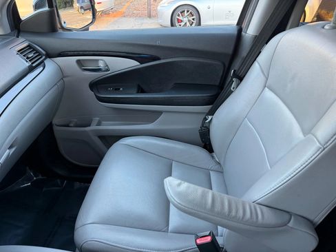 Used 2018 Honda Pilot Touring image 24