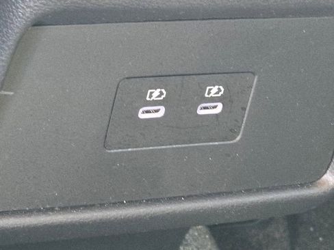 Certified 2026 Nissan Rogue SV FWD image 28