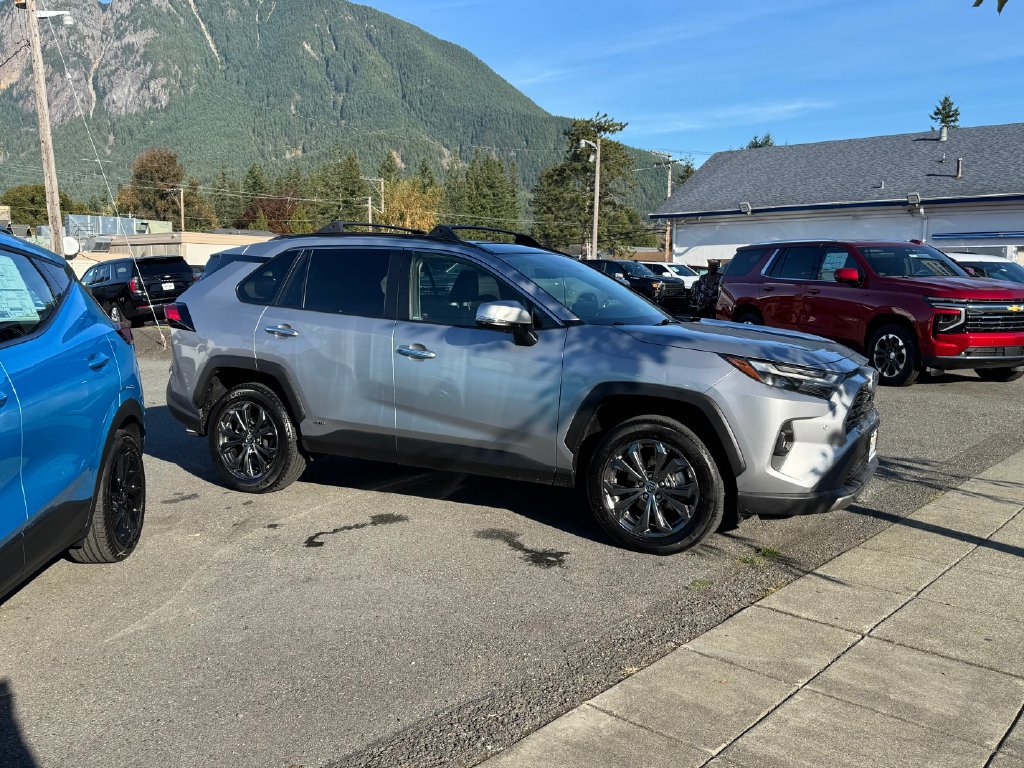 Used 2023 Toyota RAV4 Limited AWD/4WD image 6