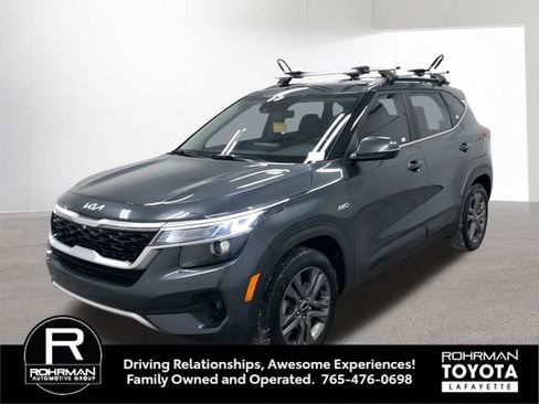 Used 2023 Kia Seltos S w/ Navigation Package image 1